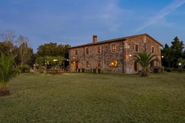 Villa La Lespa Wpool Biliardo And Lake View Casa Sant'Andrea Εξωτερικό φωτογραφία