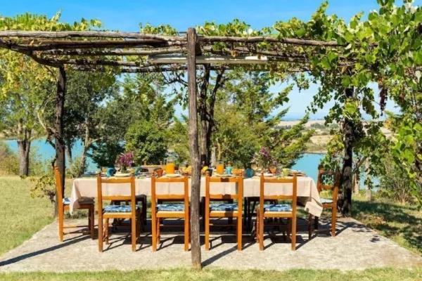 Villa La Lespa Wpool Biliardo And Lake View Casa Sant'Andrea Εξωτερικό φωτογραφία